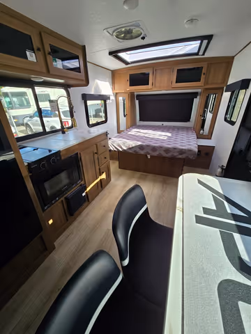 Roulotte Coachmen Apex Nano 181RB 2026 - gallery