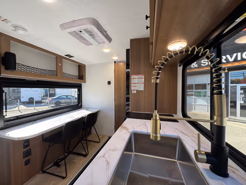 Details de la Coachmen Apex Nano 181RB 2027