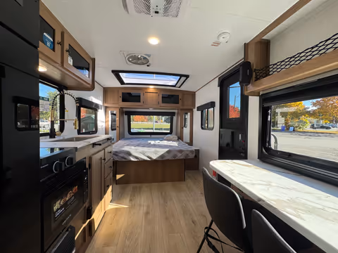 Details de la Coachmen Apex Nano 181RB 2027