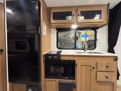 Details de la Coachmen Apex Nano 186BH 2026