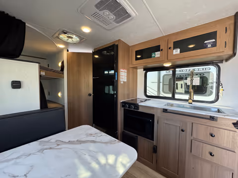 Details de la Coachmen Apex Nano 186BH 2027