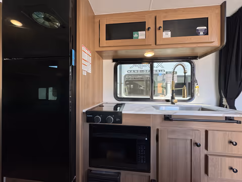 Details de la Coachmen Apex Nano 186BH 2027
