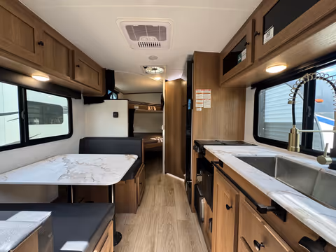 Details de la Coachmen Apex Nano 186BH 2027