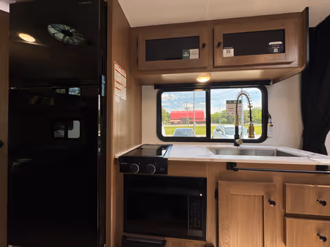 Details de la Coachmen Apex Nano 186BH 2027