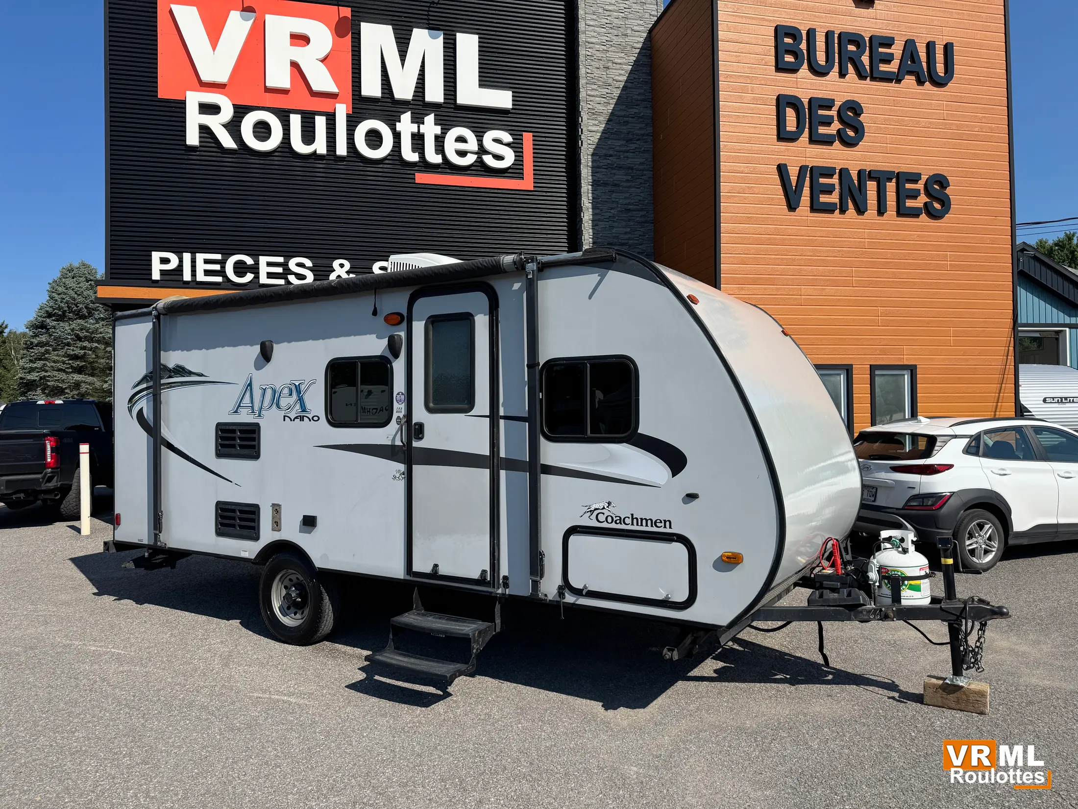 Coachmen Apex Nano 193BHS 2015