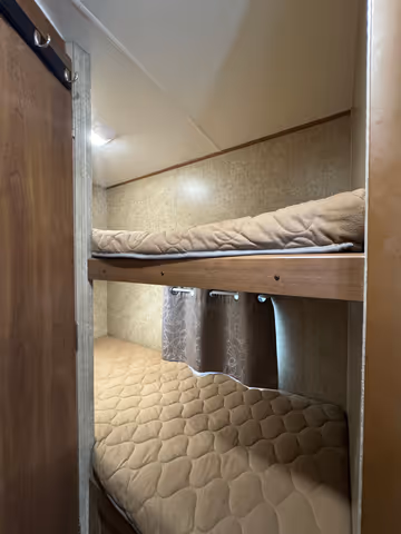 Coachmen Apex Nano 193BHS 2015 - Lits superposés