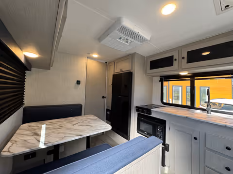 Details de la Coachmen Apex Nano 2024