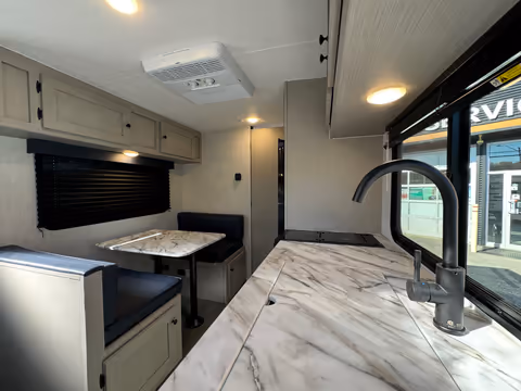 Details de la Coachmen Apex Nano 2024