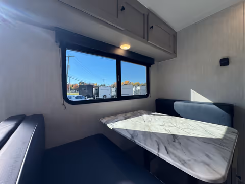 Coachmen Apex Nano 187RB 2024 - Dinette