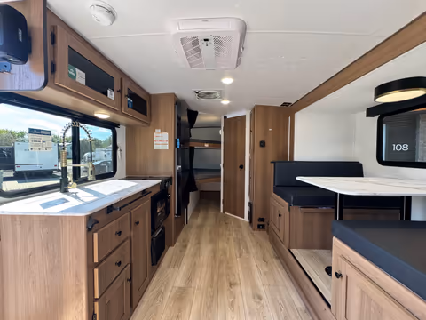 Coachmen Apex Nano 208BHS 2027 - Salon