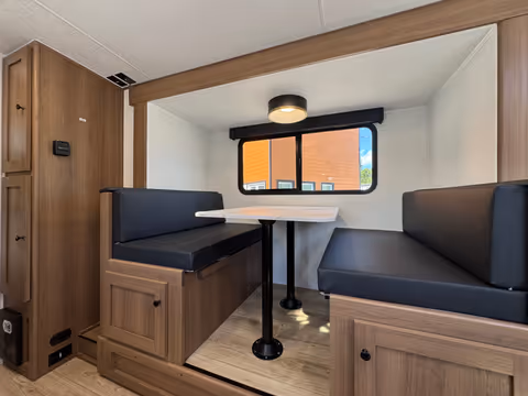 Coachmen Apex Nano 208BHS 2027 - Dinette