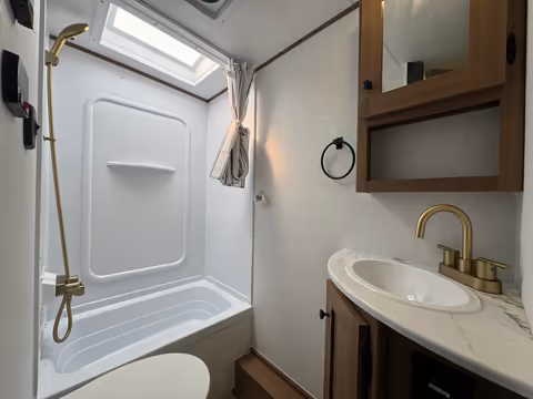 Coachmen Apex Nano 208BHS 2027 - Salle de bain