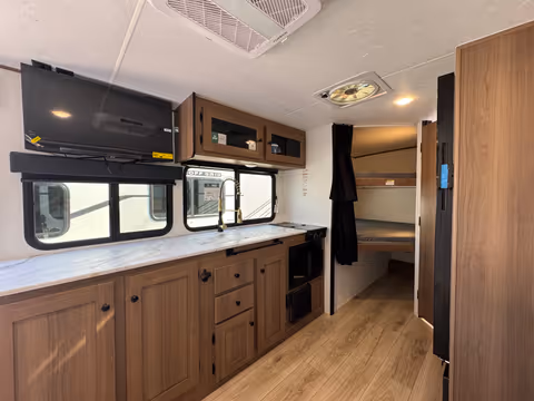 Details de la Coachmen Apex Nano 228BHS 2027