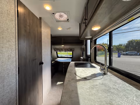 Details de la Coachmen Apex Tera 2021