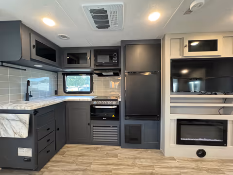 Details de la Coachmen Apex Ultra-Lite 2024
