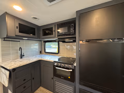 Details de la Coachmen Apex Ultra-Lite 2024