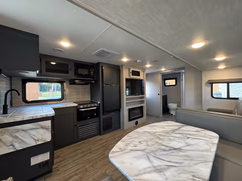 Details de la Coachmen Apex Ultra-Lite 2024