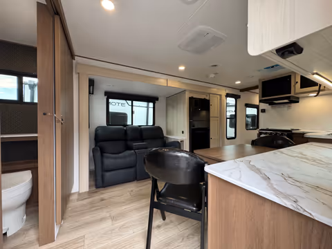 Details de la Coachmen Apex Ultra-Lite 244RBS 2026