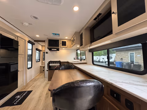 Details de la Coachmen Apex Ultra-Lite 244RBS 2026
