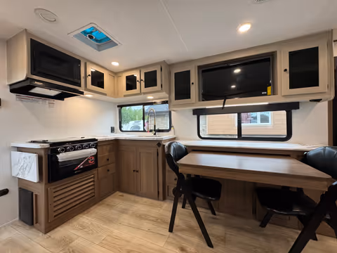 Details de la Coachmen Apex Ultra-Lite 244RBS 2026