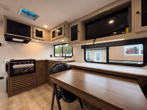 Details de la Coachmen Apex Ultra-Lite 244RBS 2026