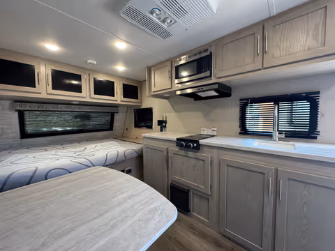 Details de la Coachmen Catalina Expedition 2023