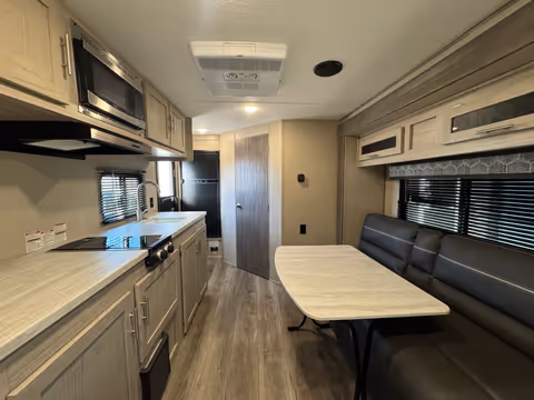 Details de la Coachmen Catalina Expedition 2023
