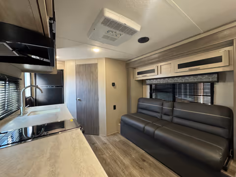 Details de la Coachmen Catalina Expedition 2023