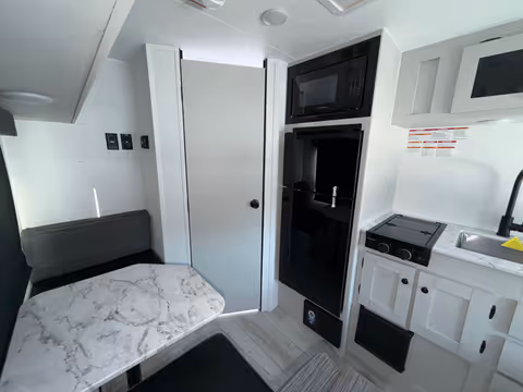 Details de la Coachmen Remote 12.1R 2026