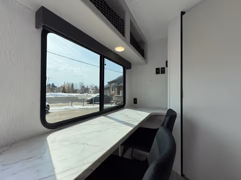 Details de la Coachmen Remote 12R 2026