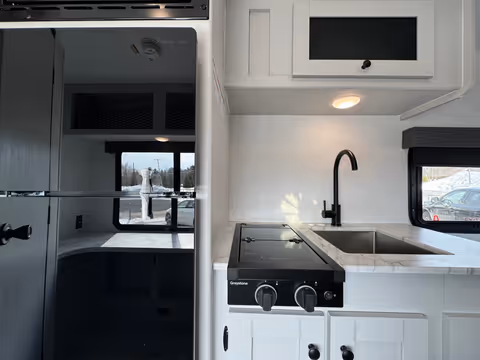 Details de la Coachmen Remote 12R 2026