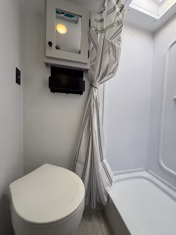 Details de la Coachmen Remote 12R 2026