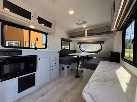 Details de la Coachmen Remote 13R 2026