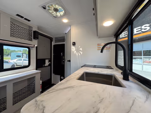 Details de la Coachmen Remote 13R 2026