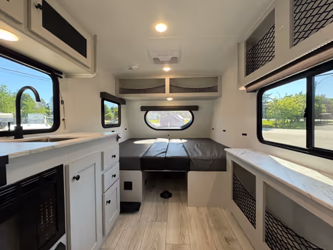 Details de la Coachmen Remote 13R 2026