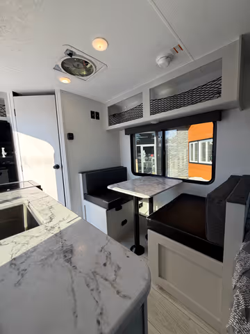 Roulotte Coachmen Remote 14R 2026 - gallery