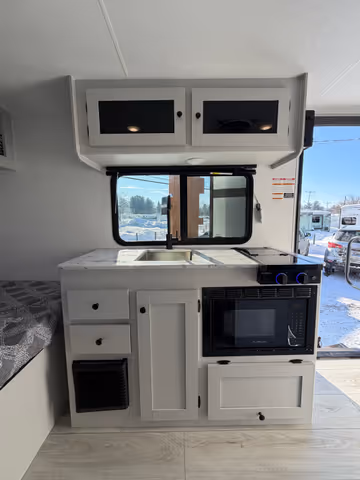 Details de la Coachmen Remote 14R 2026