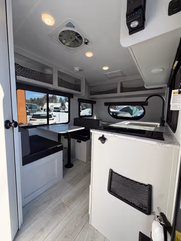 Details de la Coachmen Remote 14R 2026