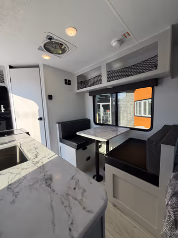 Details de la Coachmen Remote 14R 2026