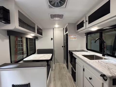 Details de la Coachmen Remote 17R 2026