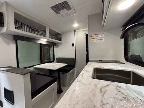 Details de la Coachmen Remote 17R 2026