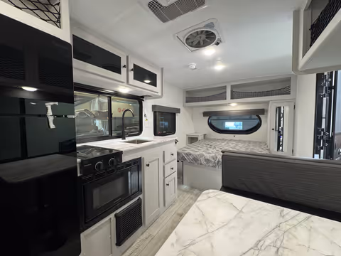 Details de la Coachmen Remote 17R 2026