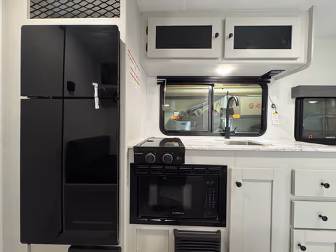 Details de la Coachmen Remote 17R 2026