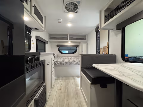 Details de la Coachmen Remote 17R 2026