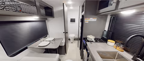 Details de la Coachmen Remote 17R 2027