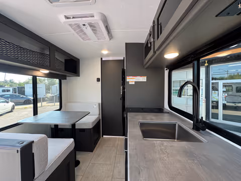 Coachmen Remote 17R 2027 - Cuisine