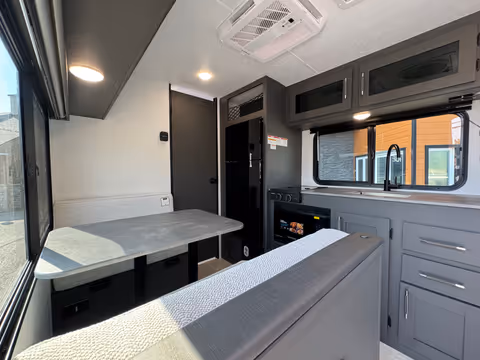 Details de la Coachmen Remote 17R 2027