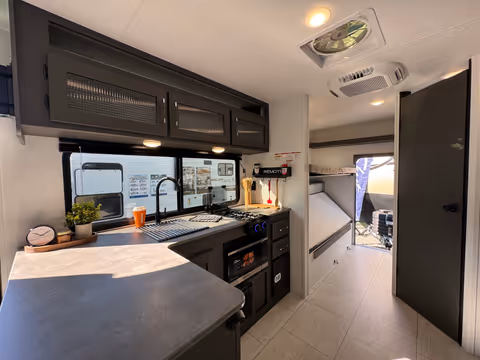 Details de la Coachmen Remote 228RBH 2027