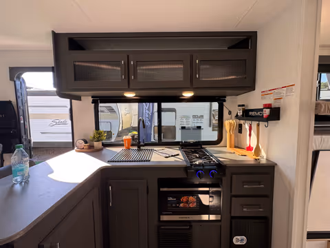 Details de la Coachmen Remote 228RBH 2027