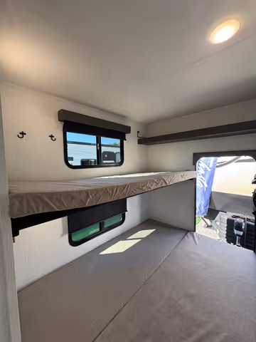 Details de la Coachmen Remote 228RBH 2027